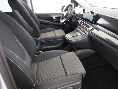 Mercedes-Benz V - 2025