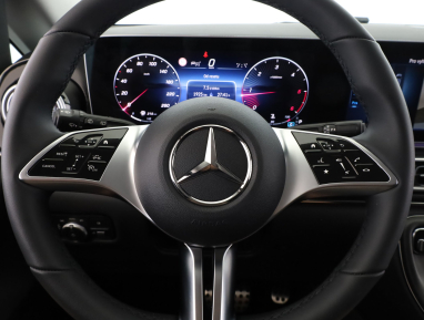 Mercedes-Benz V - 2025