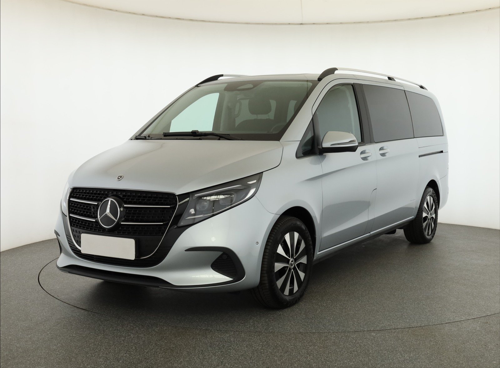 Mercedes-Benz V - 2025