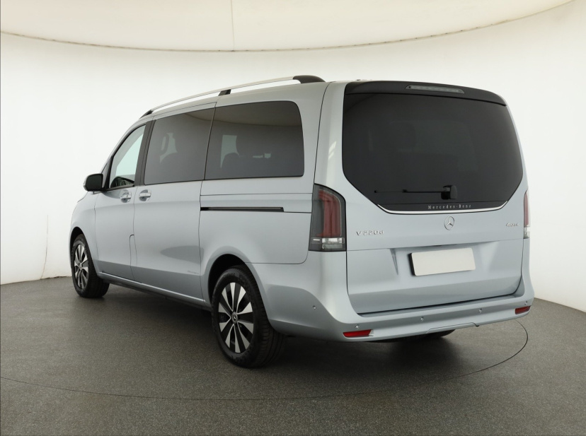 Mercedes-Benz V, 2025