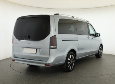 Mercedes-Benz V - 2025