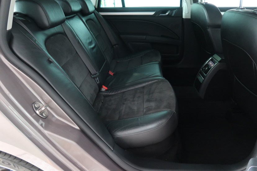 Škoda Superb, 2013