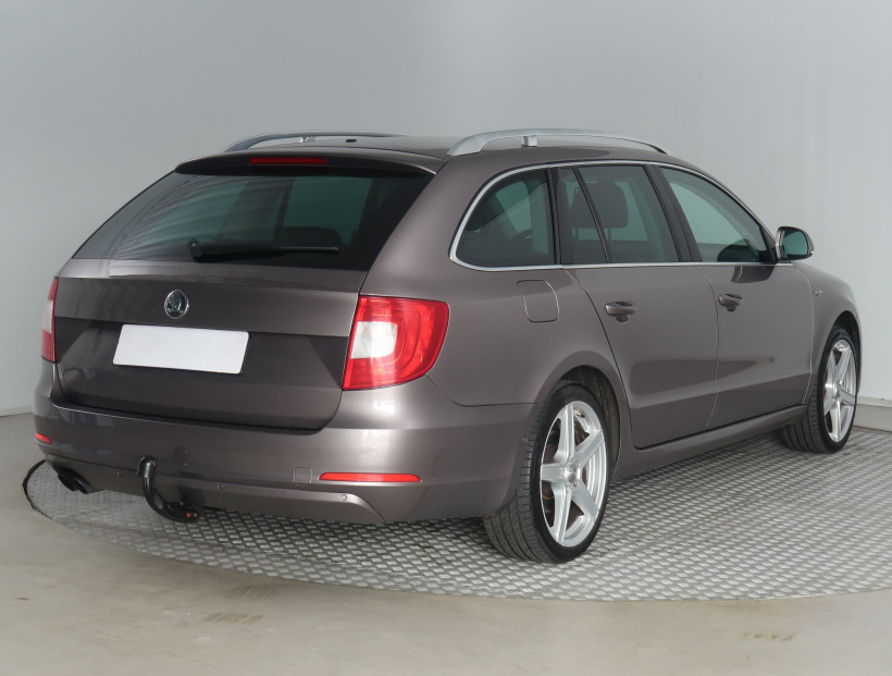 Škoda Superb, 2013