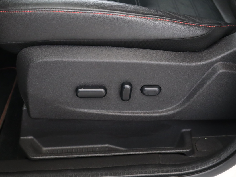 Ford Kuga, 2019