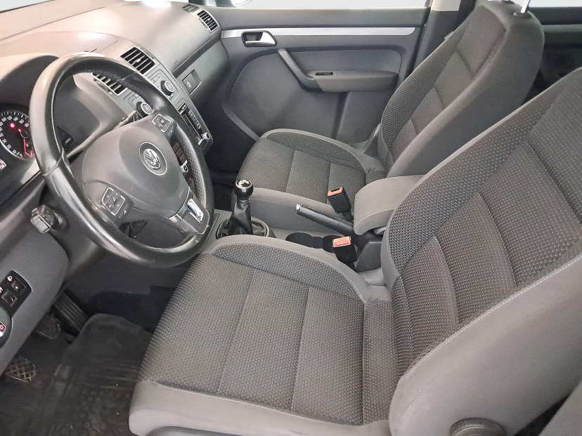 Volkswagen Touran, 2011