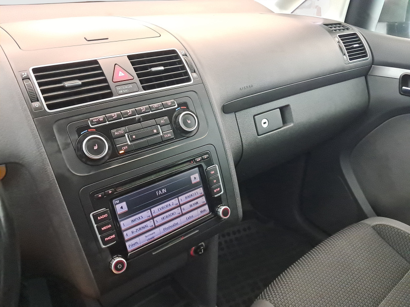 Volkswagen Touran, 2011