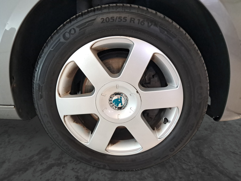 Volkswagen Touran, 2011