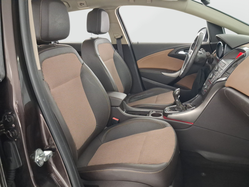 Opel Astra, 2013