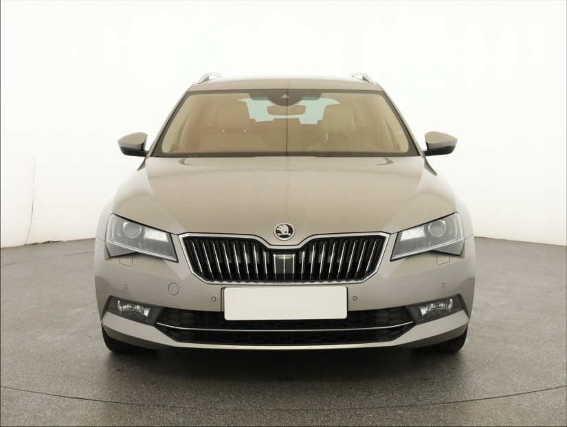 Škoda Superb, 2016