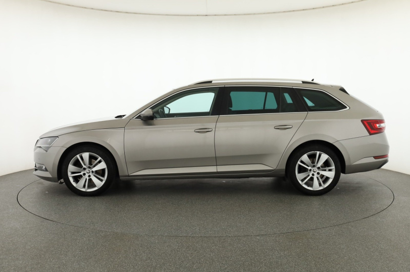Škoda Superb, 2016
