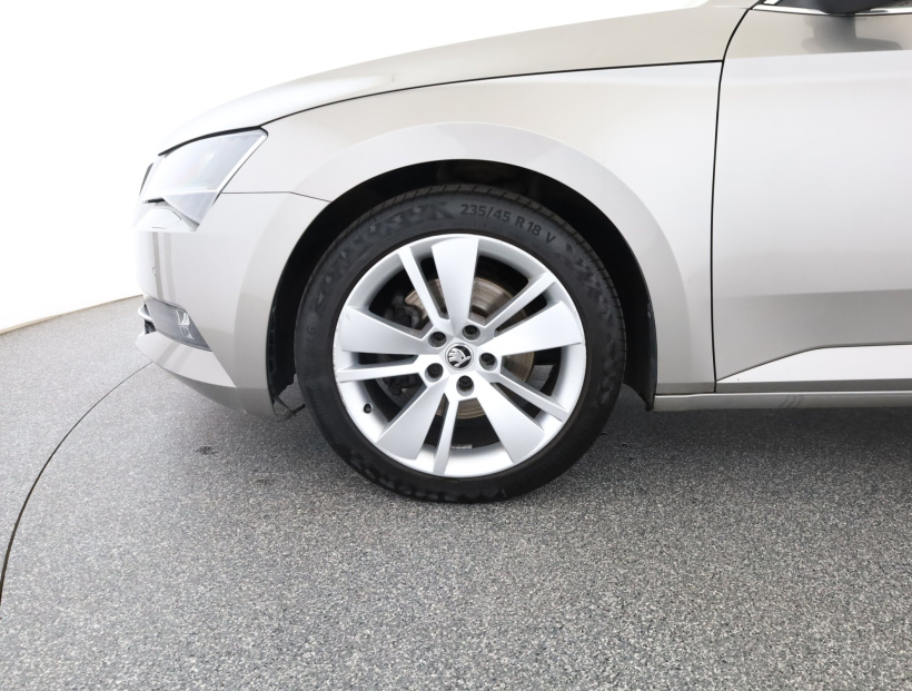 Škoda Superb, 2016