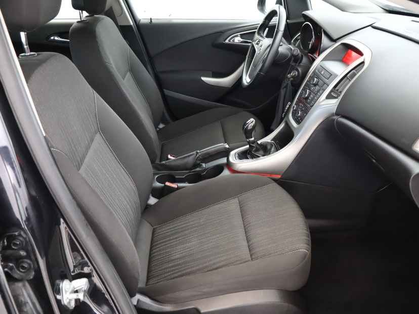 Opel Astra, 2011