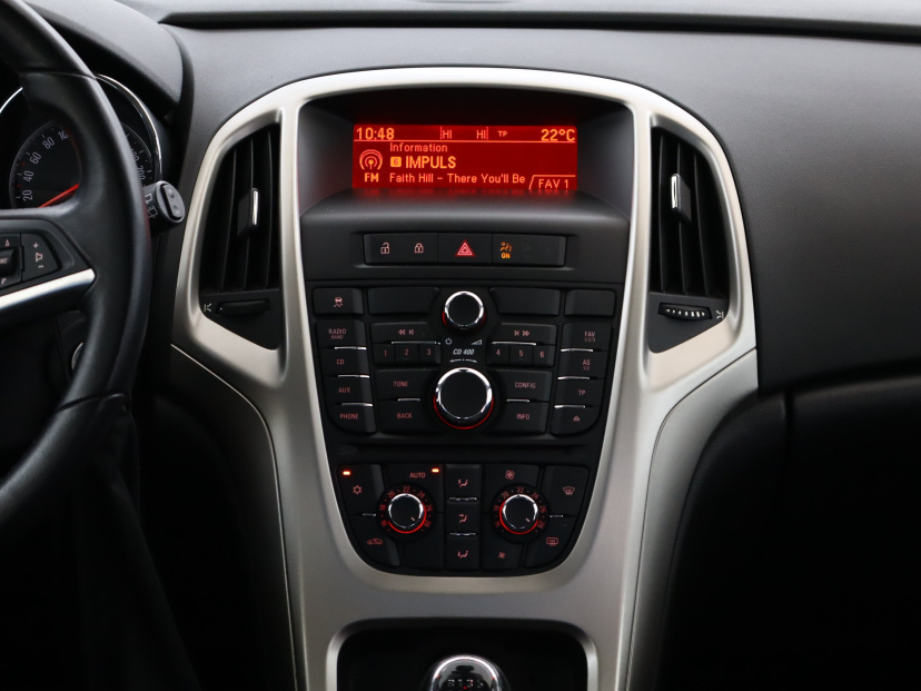 Opel Astra, 2011