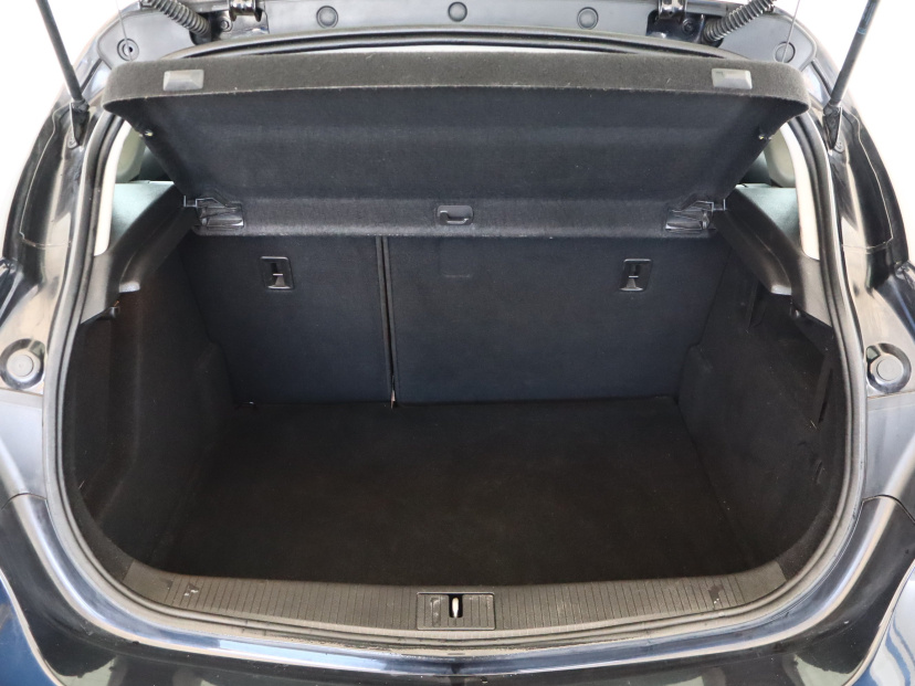 Opel Astra, 2011