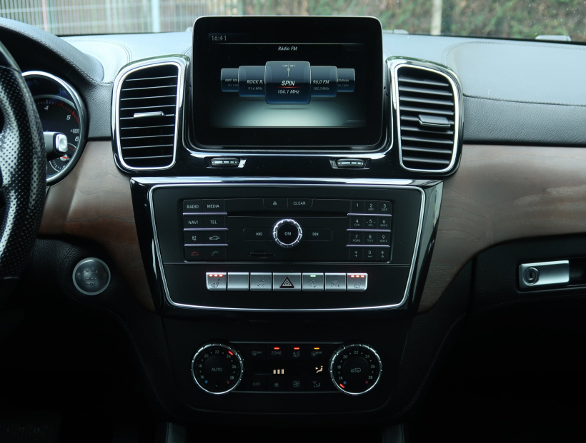 Mercedes-Benz GLS, 2016