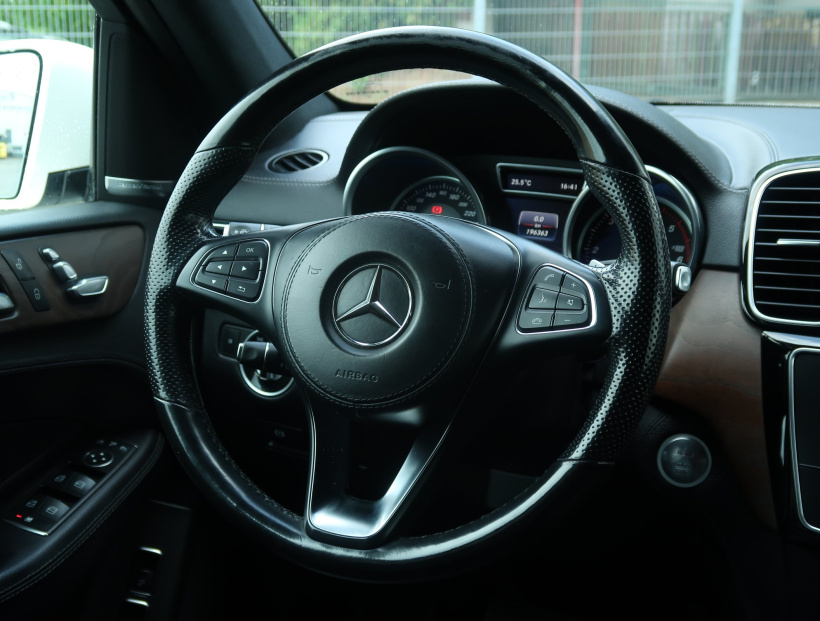 Mercedes-Benz GLS, 2016