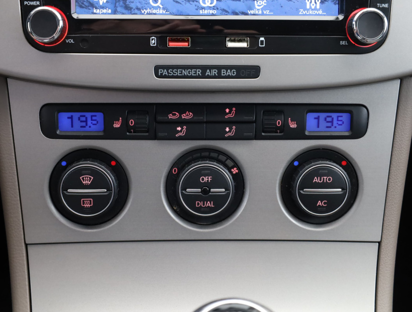 Volkswagen Passat, 2009
