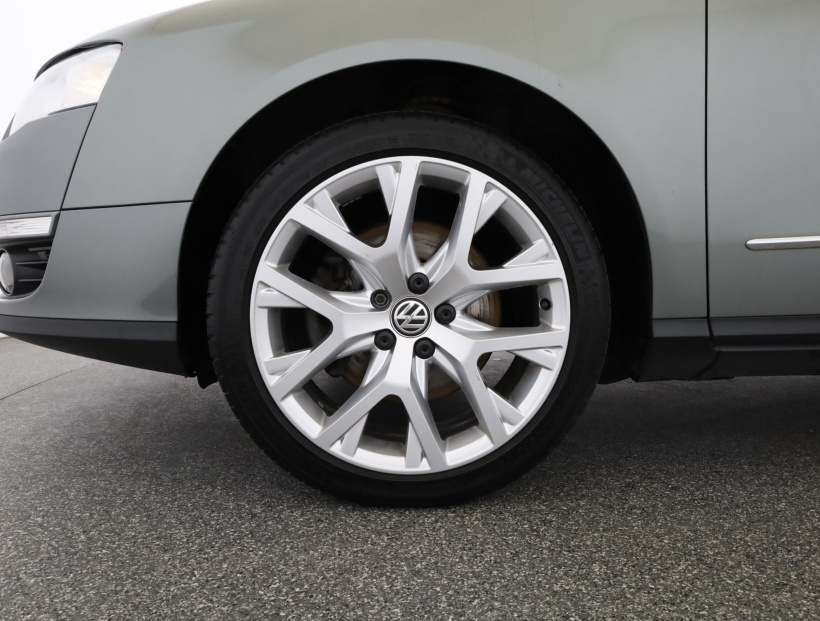 Volkswagen Passat, 2009