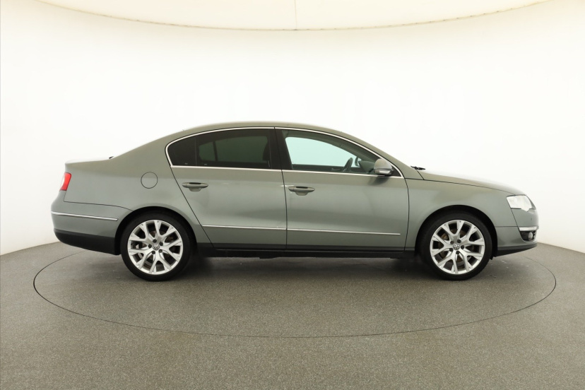 Volkswagen Passat, 2009