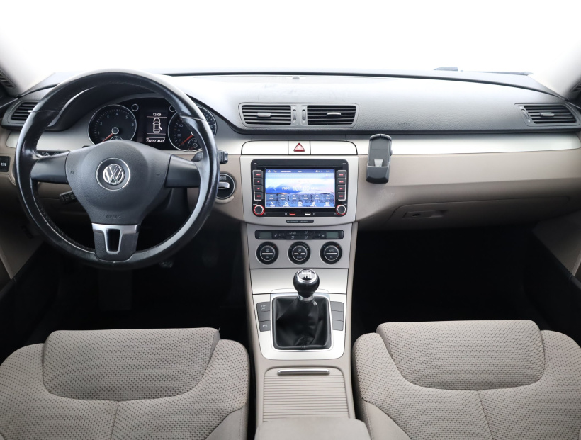 Volkswagen Passat, 2009