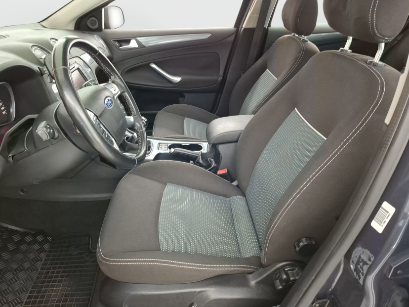 Ford Mondeo, 2011
