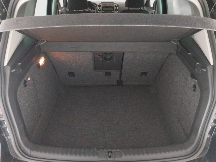 Volkswagen Tiguan, 2011