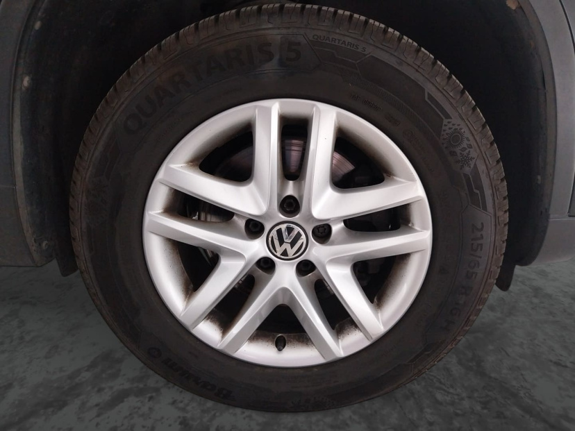 Volkswagen Tiguan, 2011