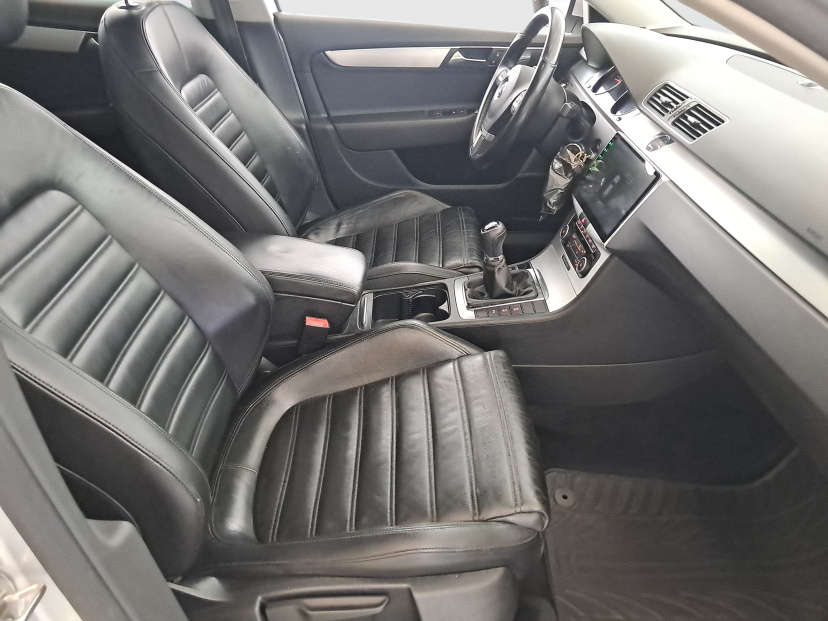 Volkswagen Passat, 2011