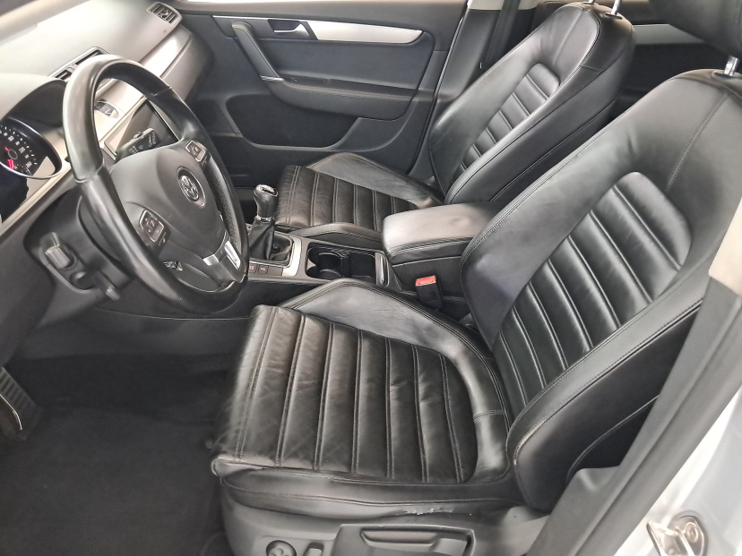 Volkswagen Passat, 2011