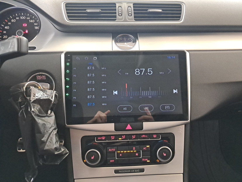 Volkswagen Passat, 2011