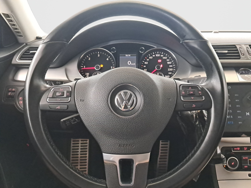 Volkswagen Passat, 2011