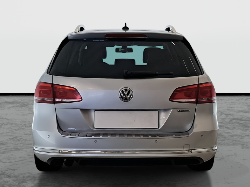 Volkswagen Passat, 2011