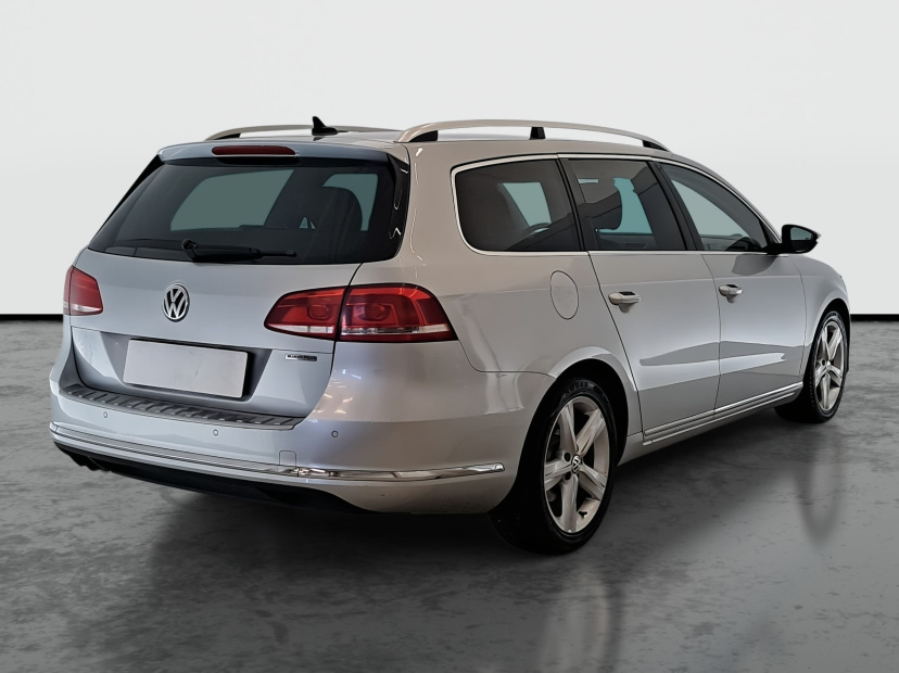 Volkswagen Passat, 2011