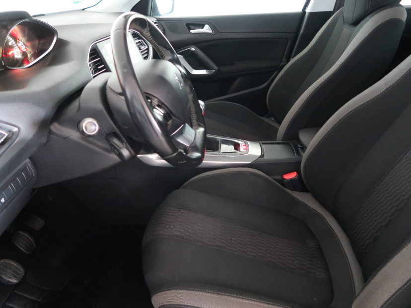 Peugeot 308, 2015