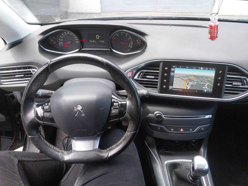 Peugeot 308, 2015