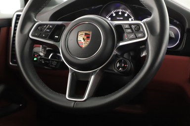 Porsche Cayenne - 2020