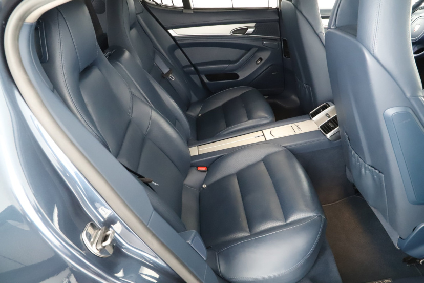 Porsche Panamera, 2011