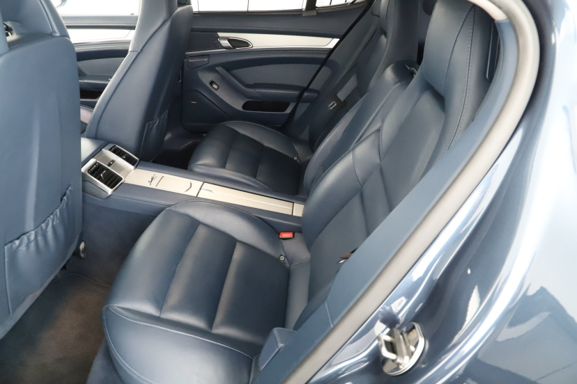 Porsche Panamera, 2011