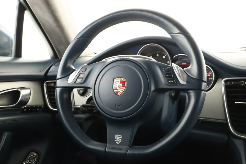 Porsche Panamera, 2011