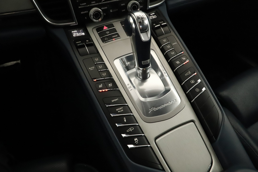 Porsche Panamera, 2011
