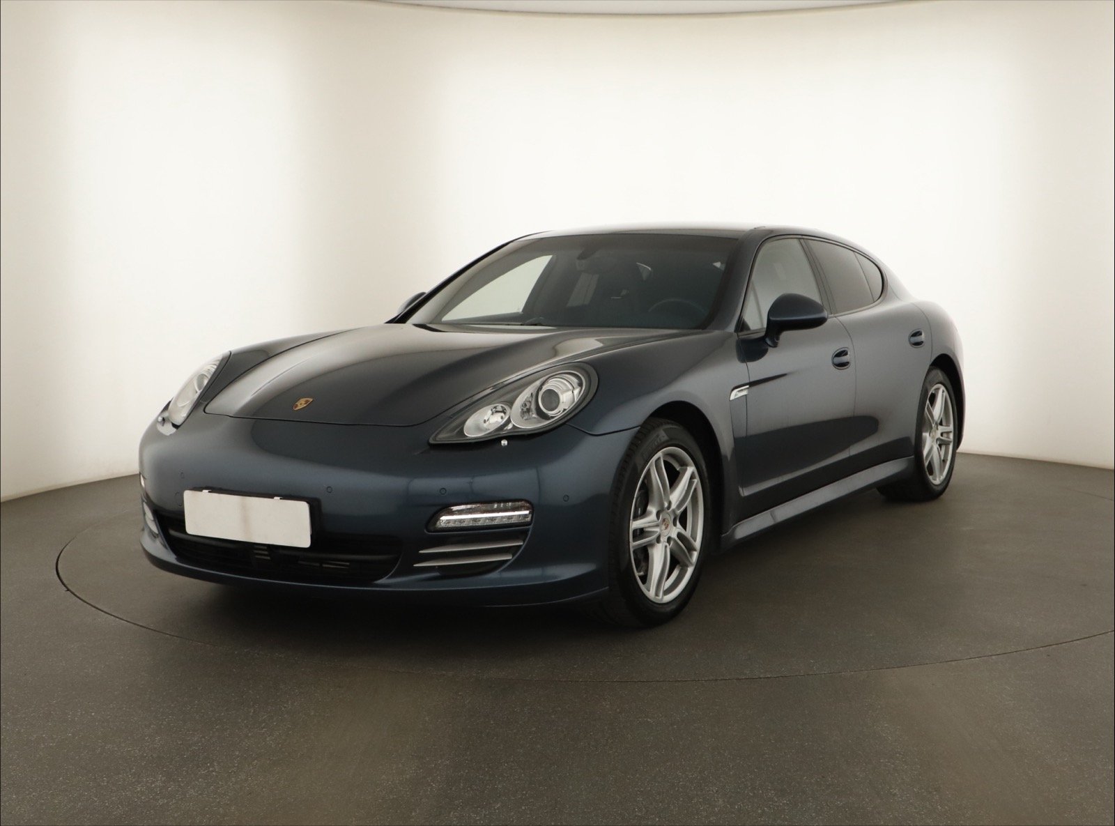 Porsche Panamera - 2011
