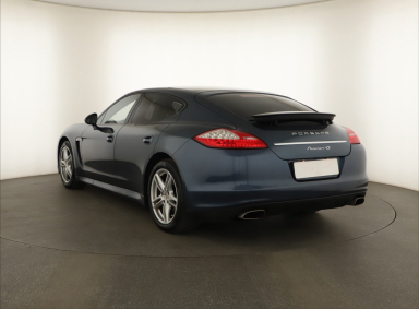 Porsche Panamera - 2011
