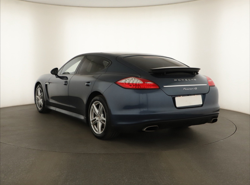 Porsche Panamera, 2011