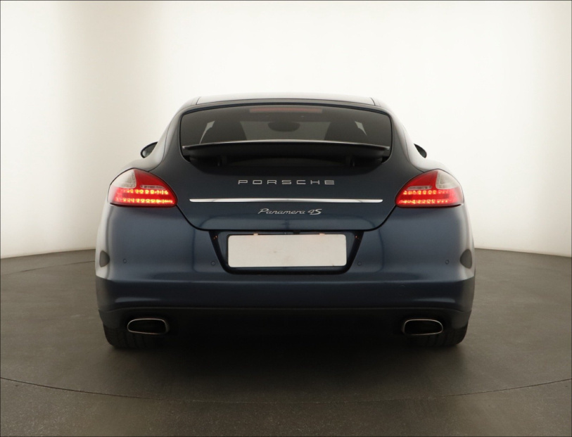 Porsche Panamera, 2011