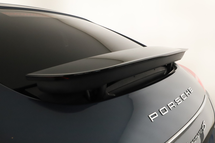 Porsche Panamera, 2011