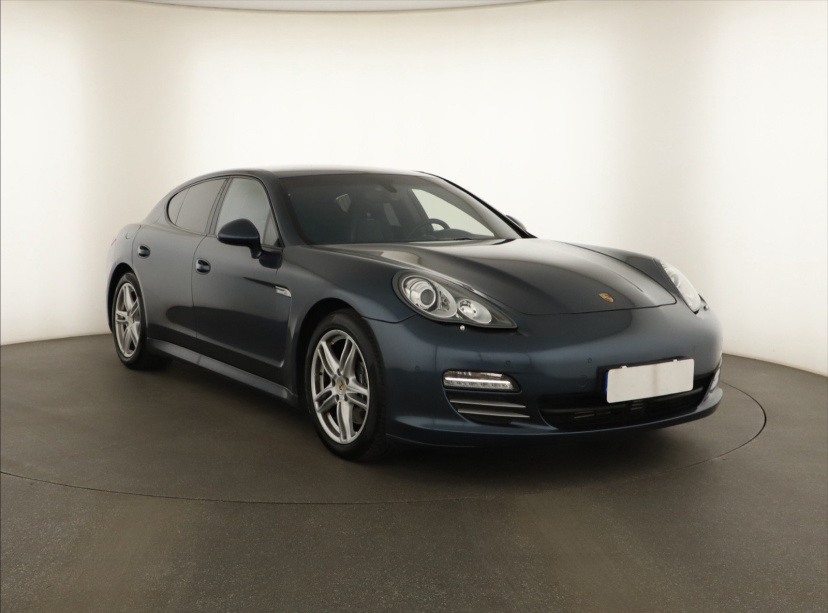 Porsche Panamera, 2011