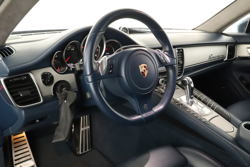 Porsche Panamera, 2011