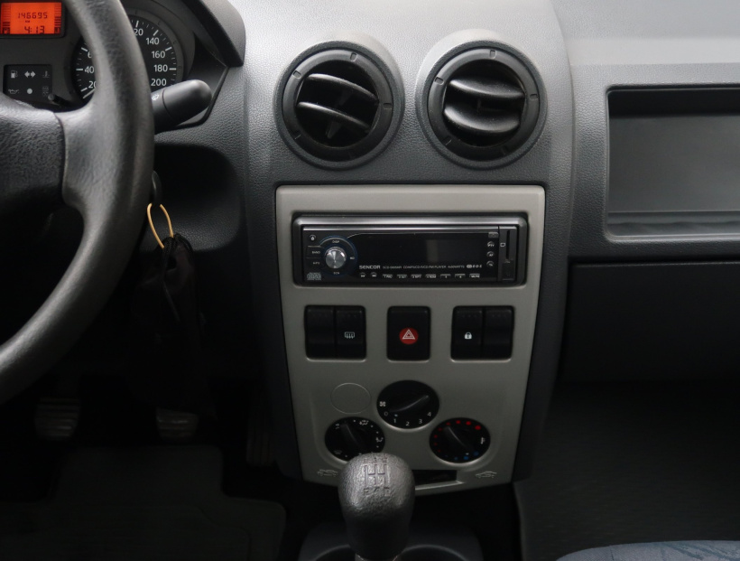 Dacia Logan, 2005