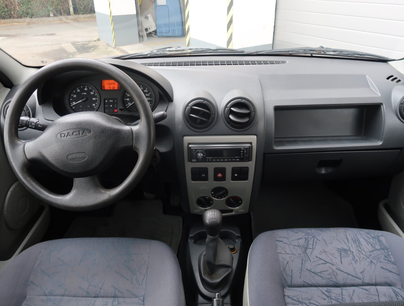 Dacia Logan, 2005