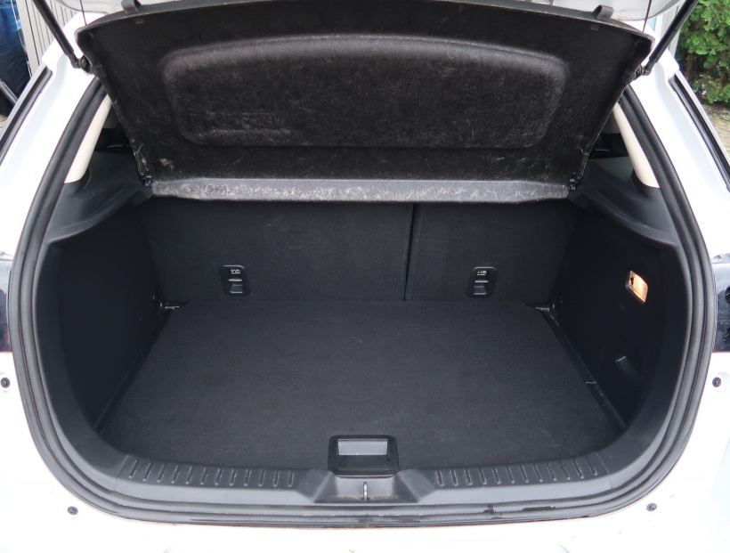 Mazda CX-3, 2016